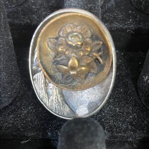 Two-Tone Floral Oval Statement Ring - Silver and Gold